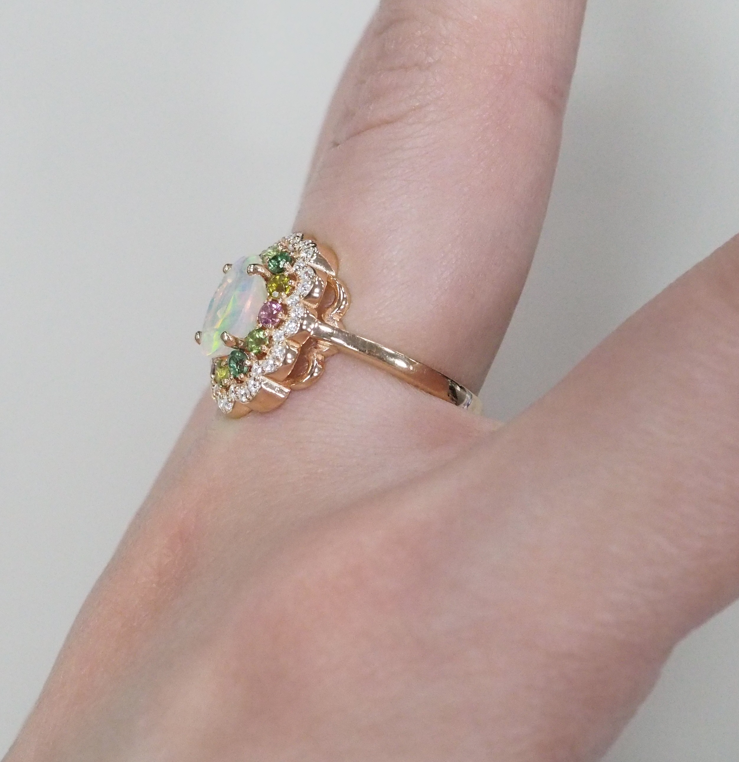 Серебряное кольцо с опалом